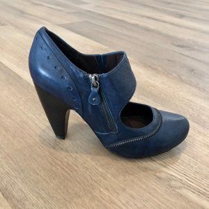 BIVIEL Navy Blue leather Mary-Jane 4" Heels US 7.5